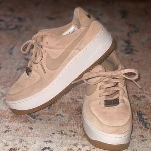 Nike Airforce 1’s Sage Low